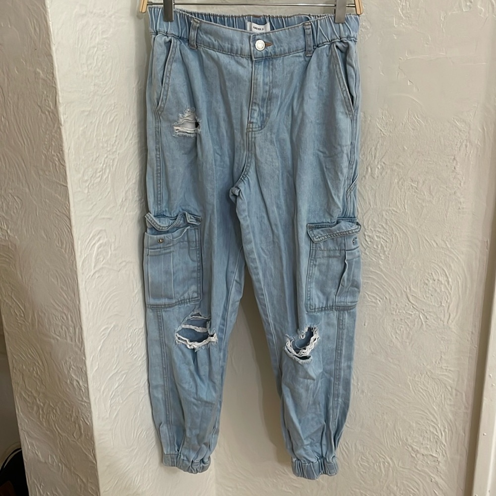 FOREVER 21 Women's Distressed Cargo Denim Joggers Size 26 In Light Denim